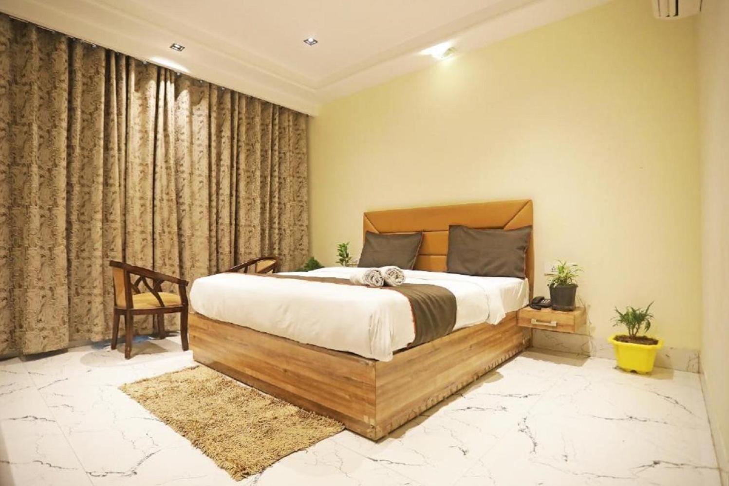 Hotel Royal Paradise By Kdson